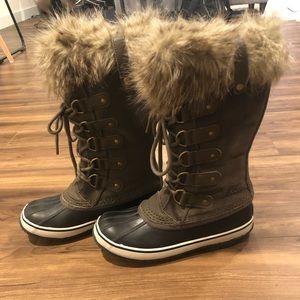 Like-new Sorel Joan of Arctic Boots